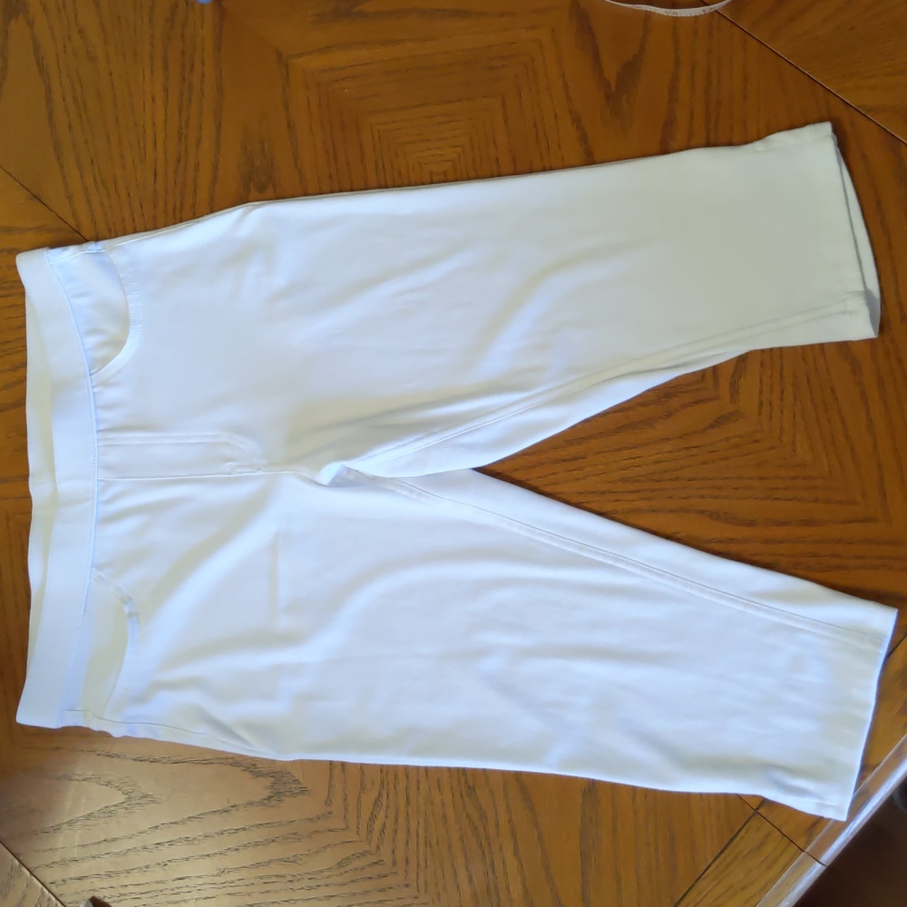 HUE Capri Leggings